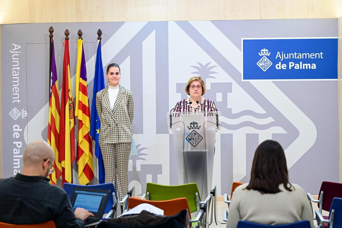 Lourdes Roca y Mercedes Celeste, este miércoles en Cort.