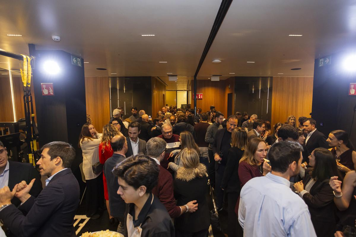 Asistentes a la apertura de la nueva clínica de Indol en Madrid.