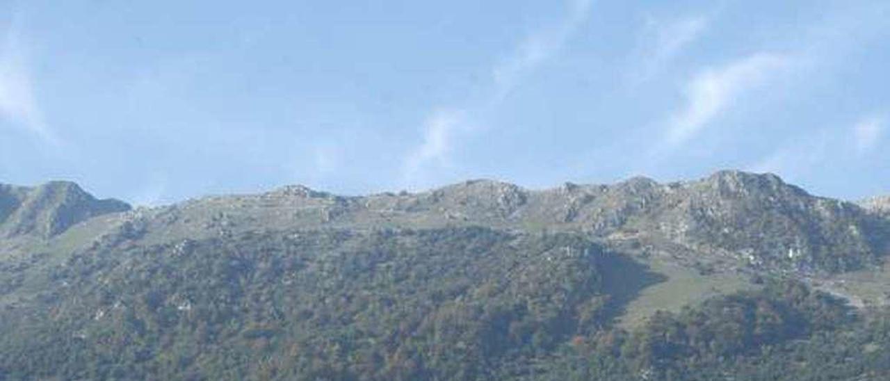 La sierra del Aramo, vista desde la subida al Angliru.