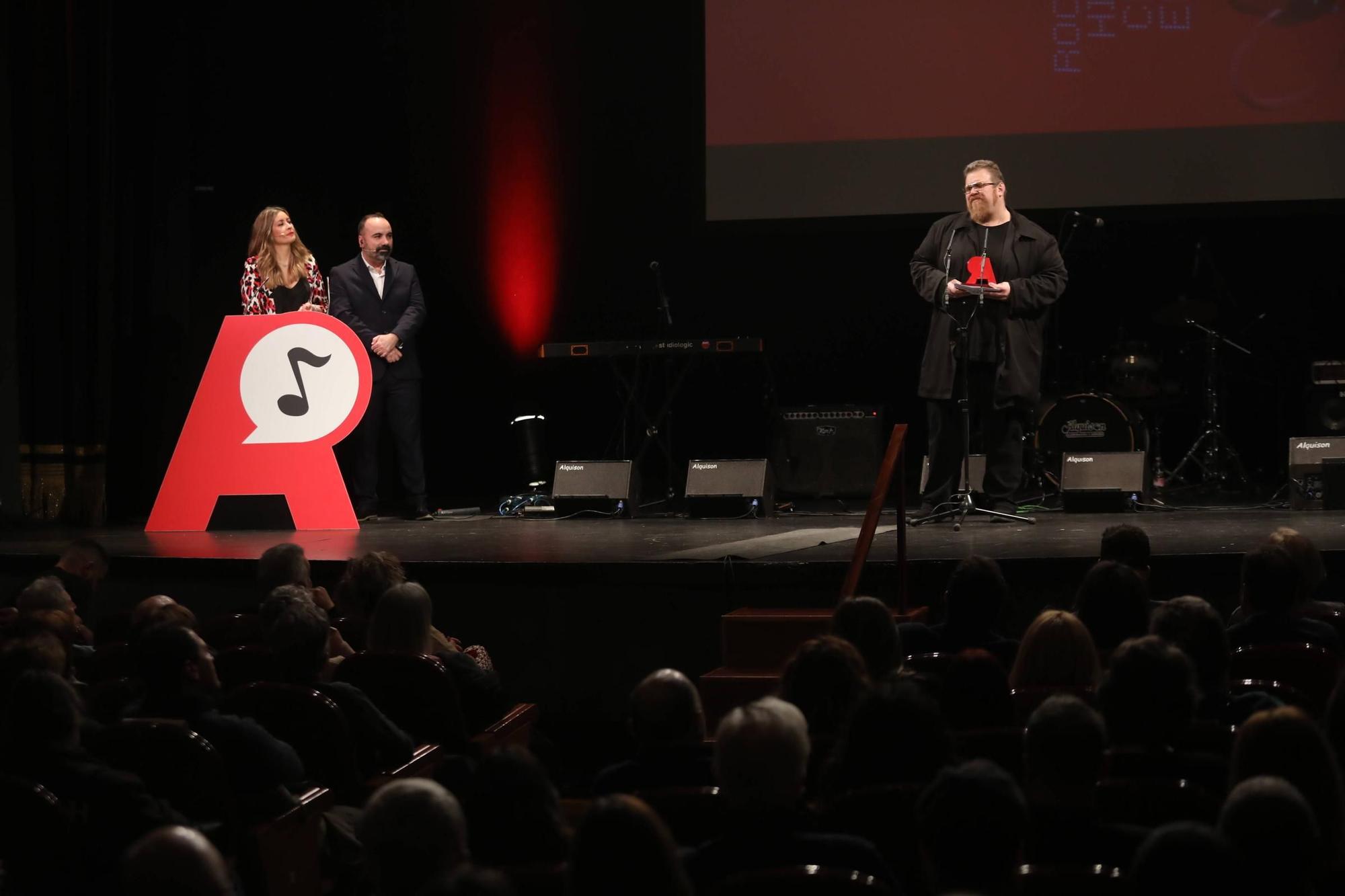 En imágenes | Así fue la entrega de los premios "Amas" en el teatro Filarmónica