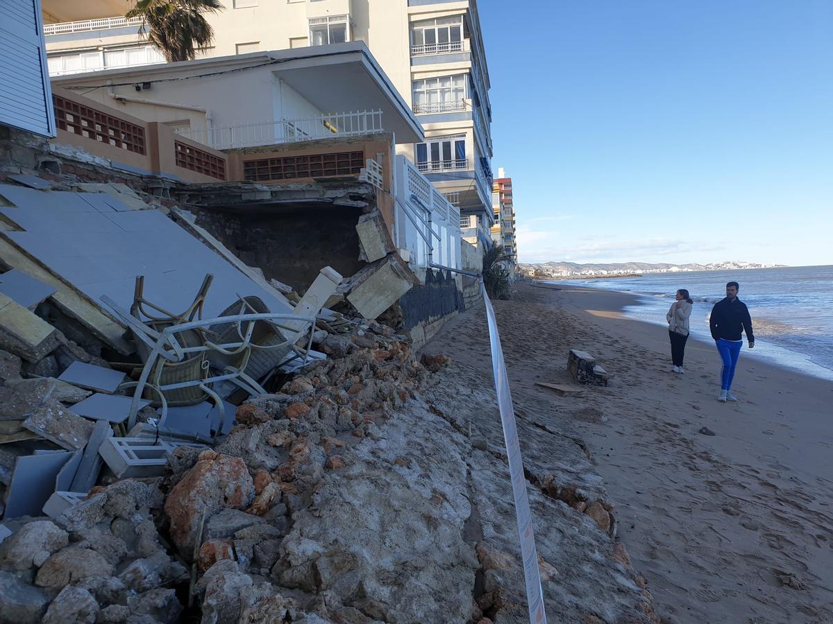 La borrasca Harry se marcha y deja al descubierto los daños en Tavernes