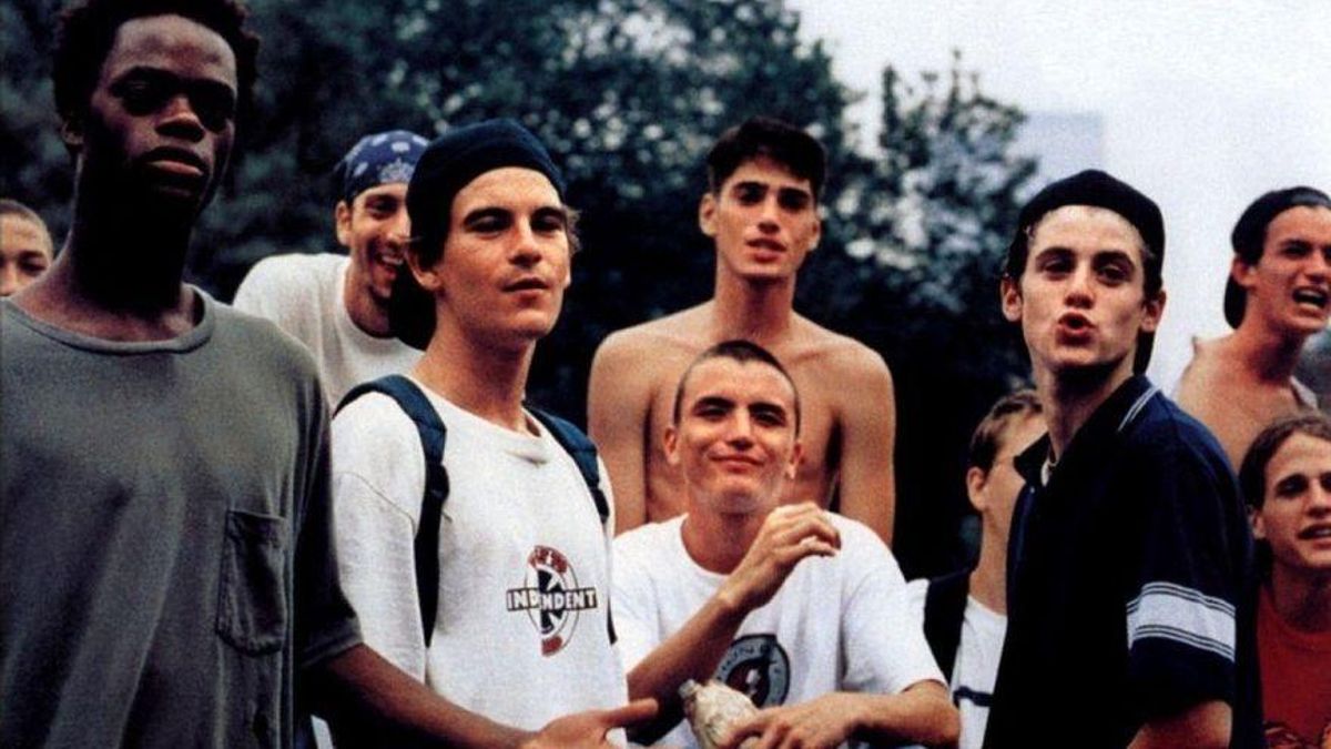 Justin Pierce, uno de los actores que debutó en 'Kids', apareció ahorcado en una habitación de hotel de Las Vegas a mediados de los 2000 y otro miembro del 'cast', Harold Hunter, no fue capaz de huir del gueto y murió víctima de una sobredosis de cocaína en 2008.