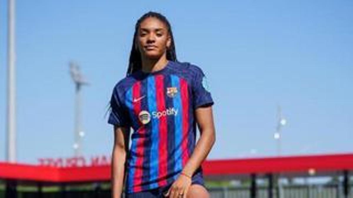 Salma Paralluelo ficha por el FC Barcelona y deja el atletismo