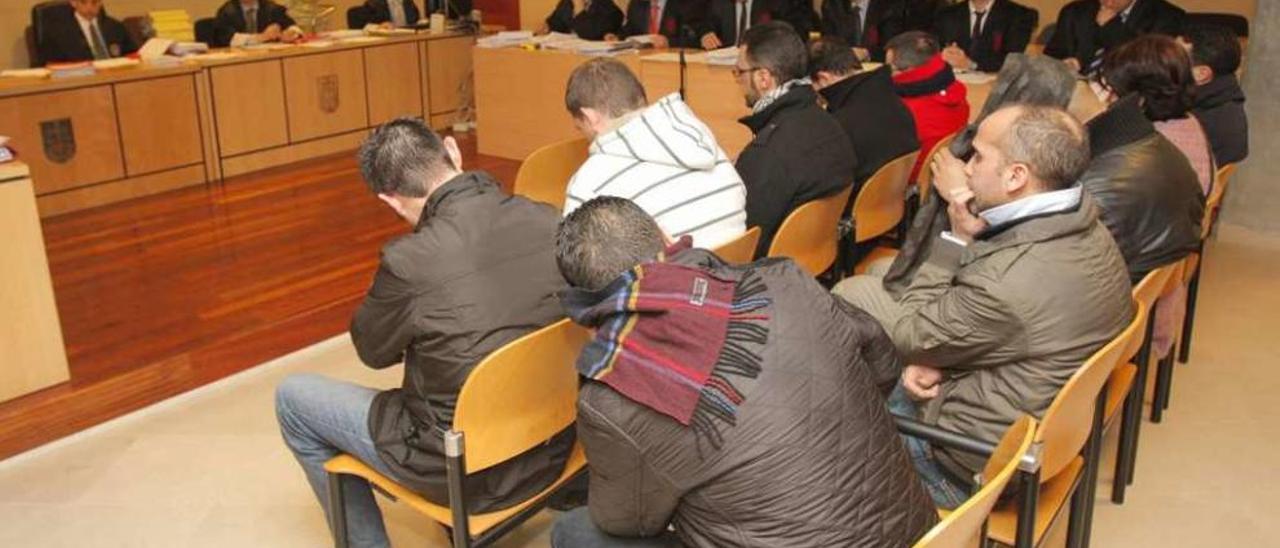 Los acusados durante el juicio que se celebró el pasado año en Compostela. // Xoán Álvarez