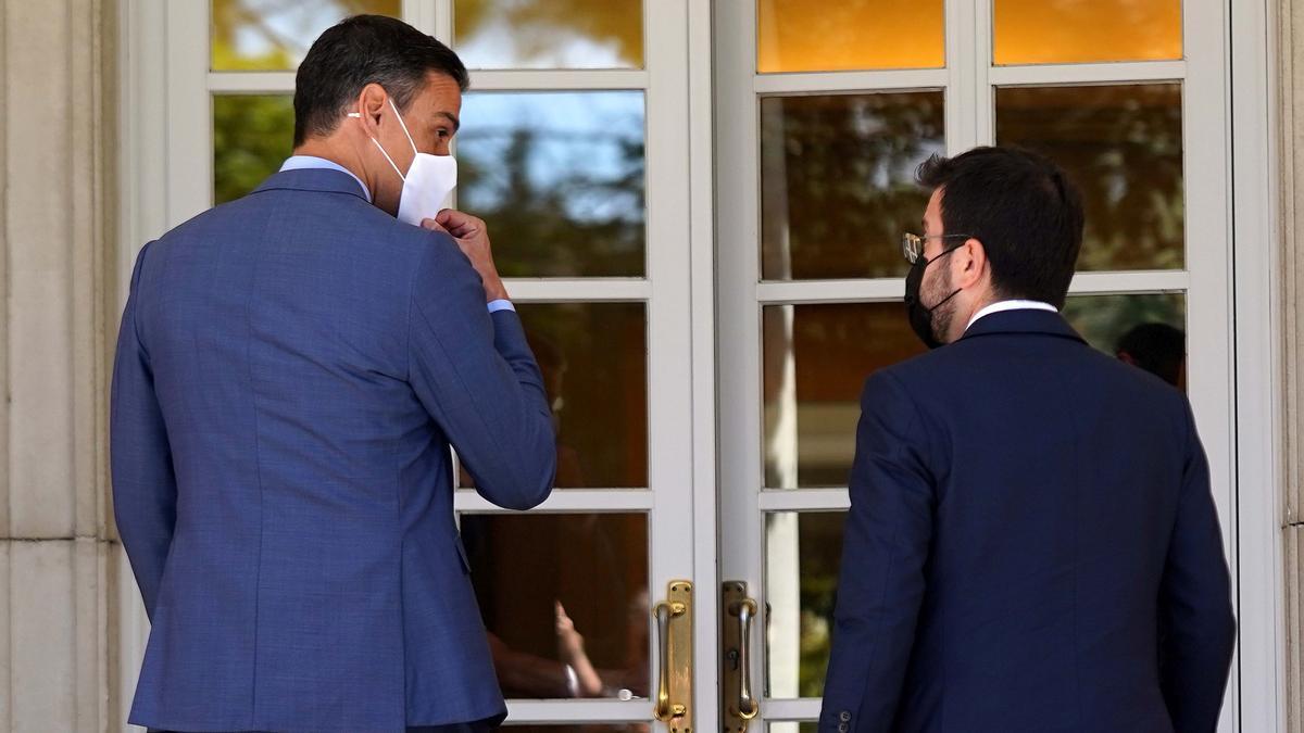 El presidente del Gobierno Pedro Sanchez recibió esta tarde al President de la Generalitat Pere Aragones en el Palacio de la Moncloa