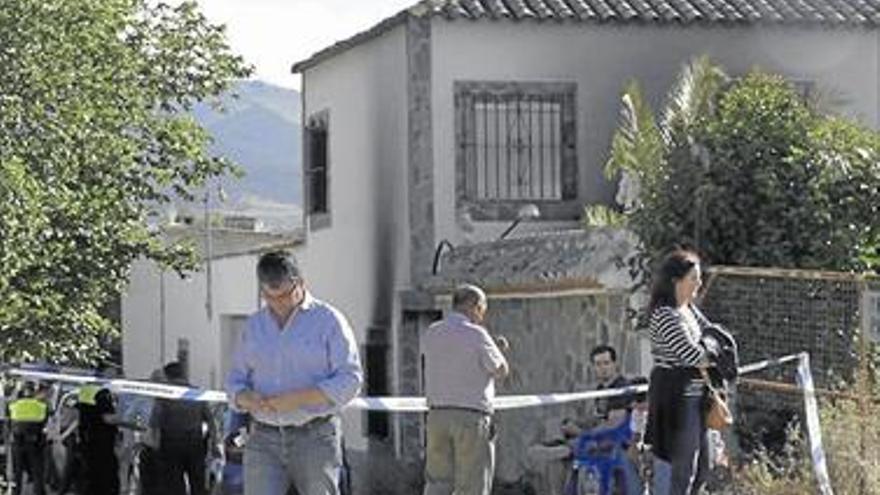 Muere el bebé herido en el incendio de la casa de Jaén