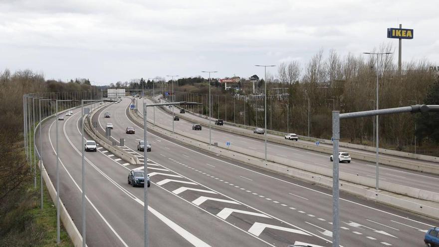 Multado con 200 euros sin exceder la velocidad: la DGT se pone seria de cara a Semana Santa con el nuevo radar en autovía que ya sanciona a los conductores