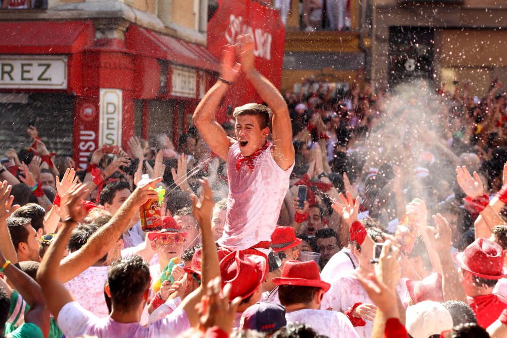 Pamplona celebra el `txupinazo'