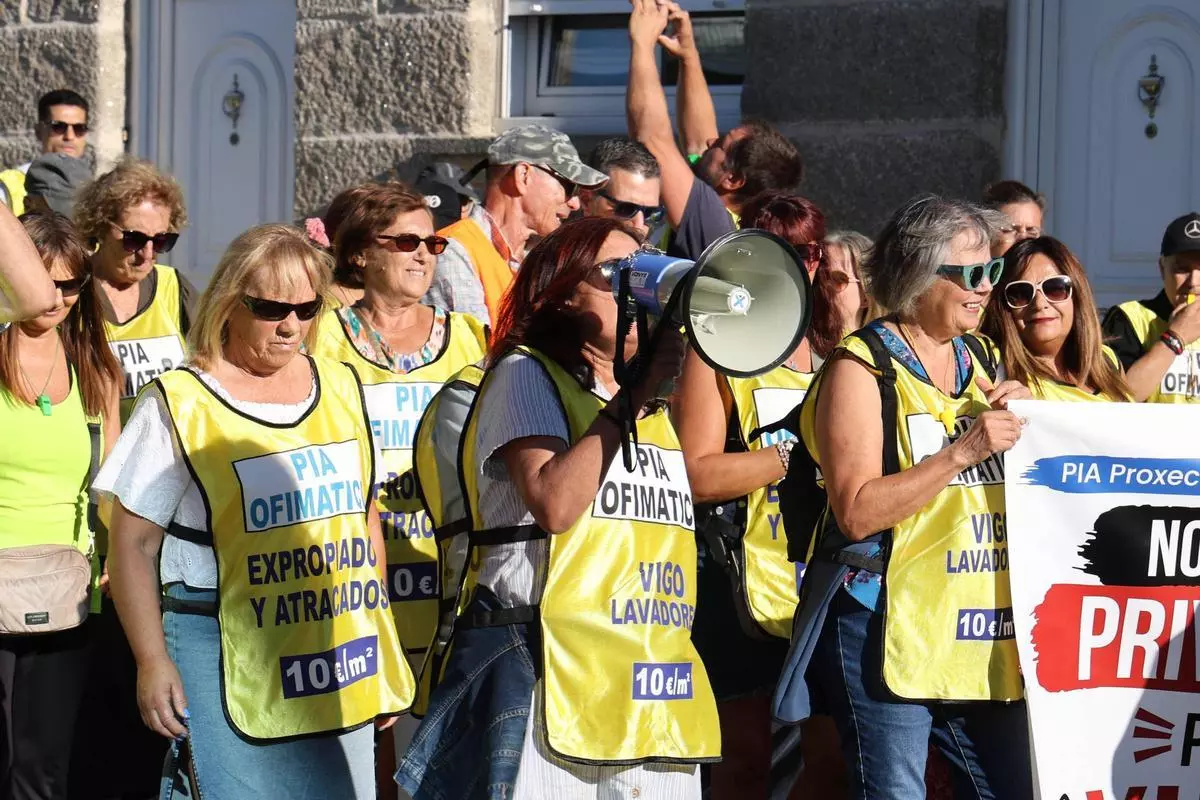 Clamor vecinal por la defensa de sus viviendas y terrenos: afectados por el Ofimático de Vigo salen a la calle