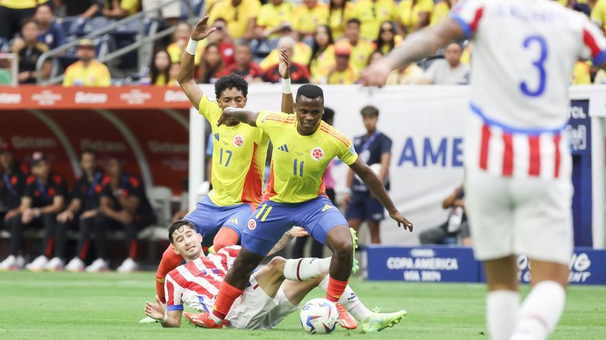 Colombia doblega a Paraguay en el duelo de los goles de cabeza