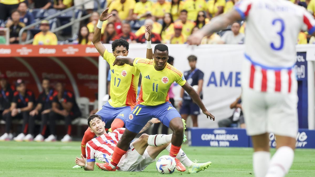 Un instante del duelo entre Colombia y Paraguay en la Copa América.