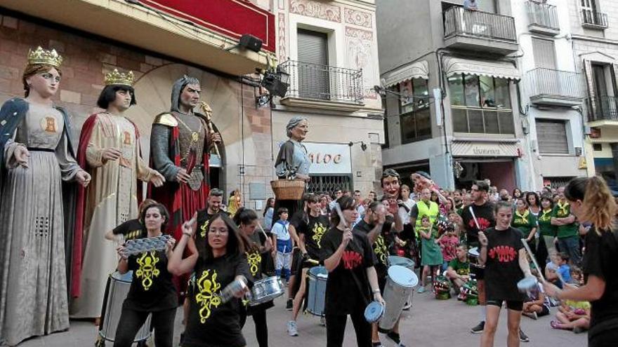 Batucada a la plaça de la Vila en l&#039;inici de la festa major de l&#039;any passat