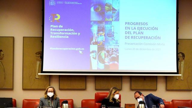 La vicepresidenta primera, Nadia Calviño, en la Comisión Mixta para la UE, en el Congreso.