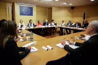 Tormenta política y educativa por la visita de los eurodiputados para evaluar la inmersión lingüística