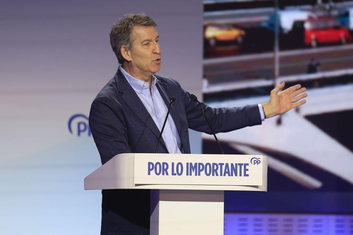ZARAGOZA, 18/01/2026.- El presidente de PP, Alberto Núñez Feijóo, durante el acto de presentación de la 'Declaración de Zaragoza', sobre financiación autonómica y organizado por el Partido Popular,este domingo en Zaragoza. EFE/ Javier Cebollada