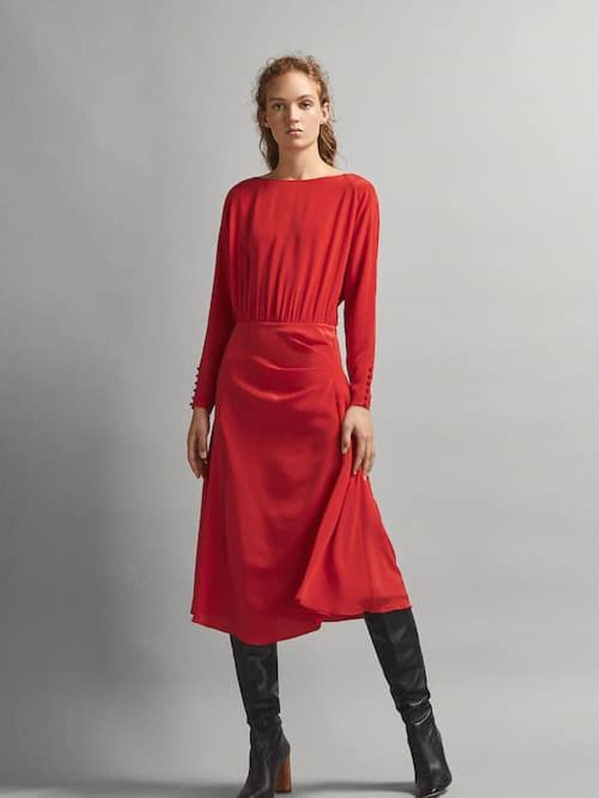 Vestido de seda, de Massimo Dutti (Precio: 169 euros)