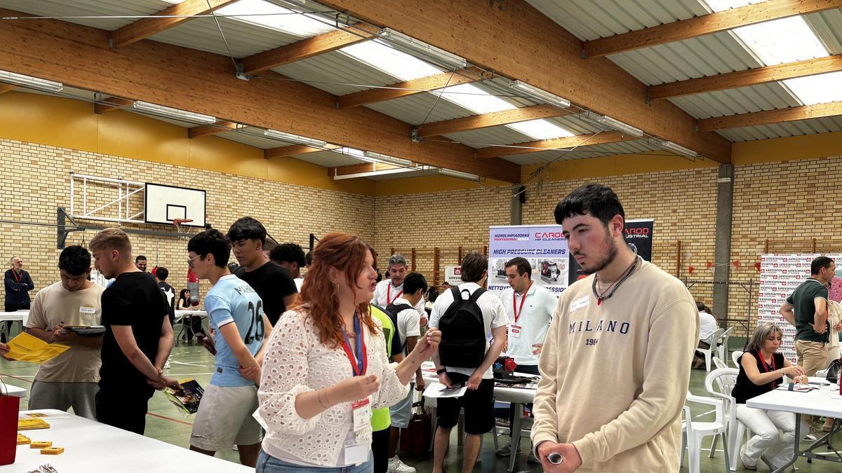 Salesianos La Almunia refuerza su compromiso con la orientación académica en un encuentro con profesionales