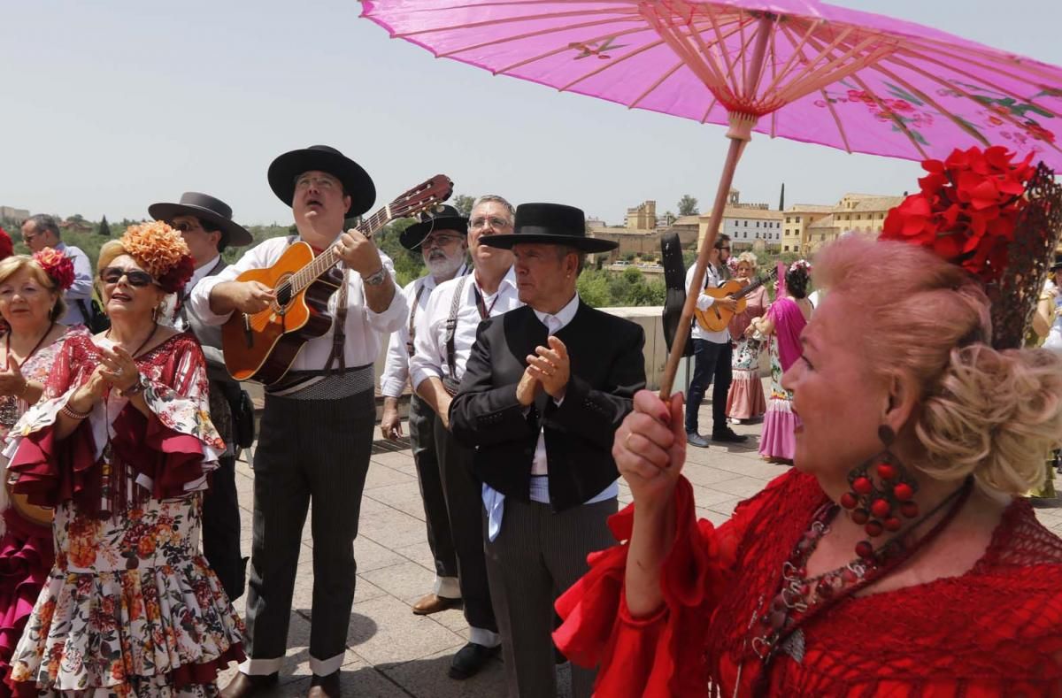 Fotogalería / 24 coros rocieros 'toman' El Arenal