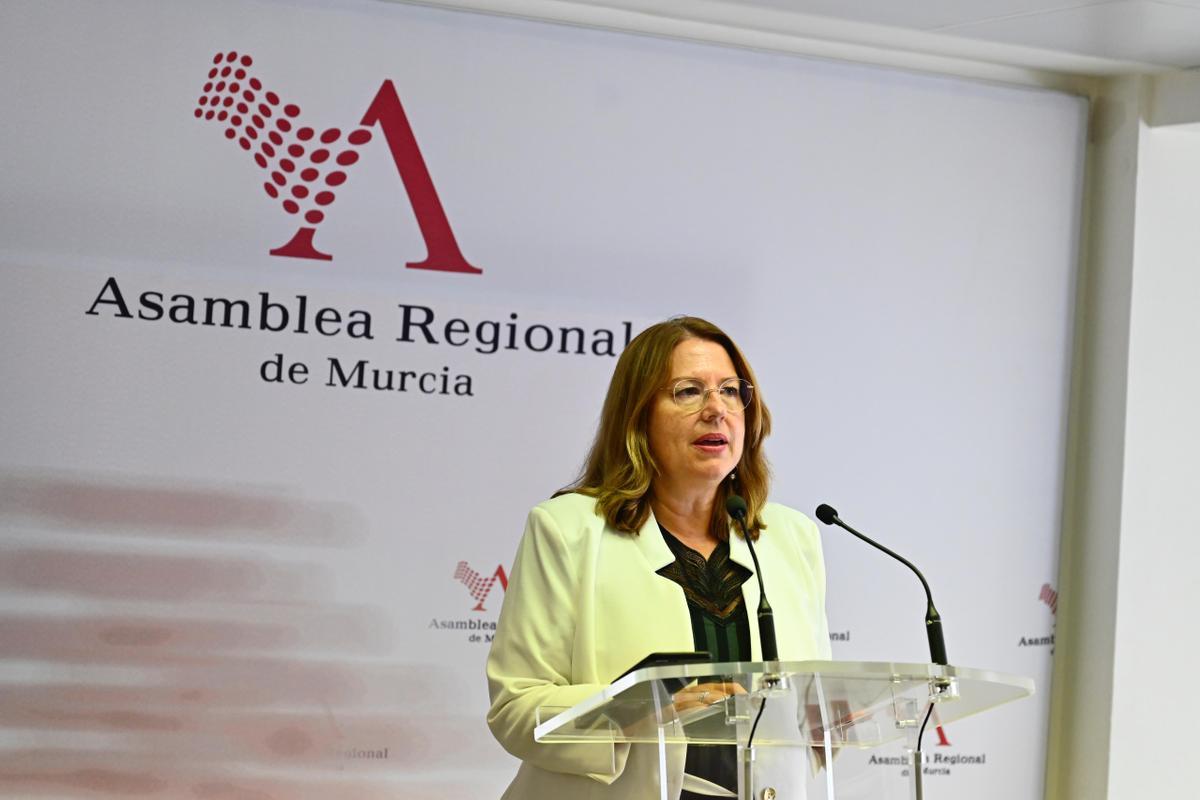 VisitaciónMartínez, presidenta de la Asamblea Regional.