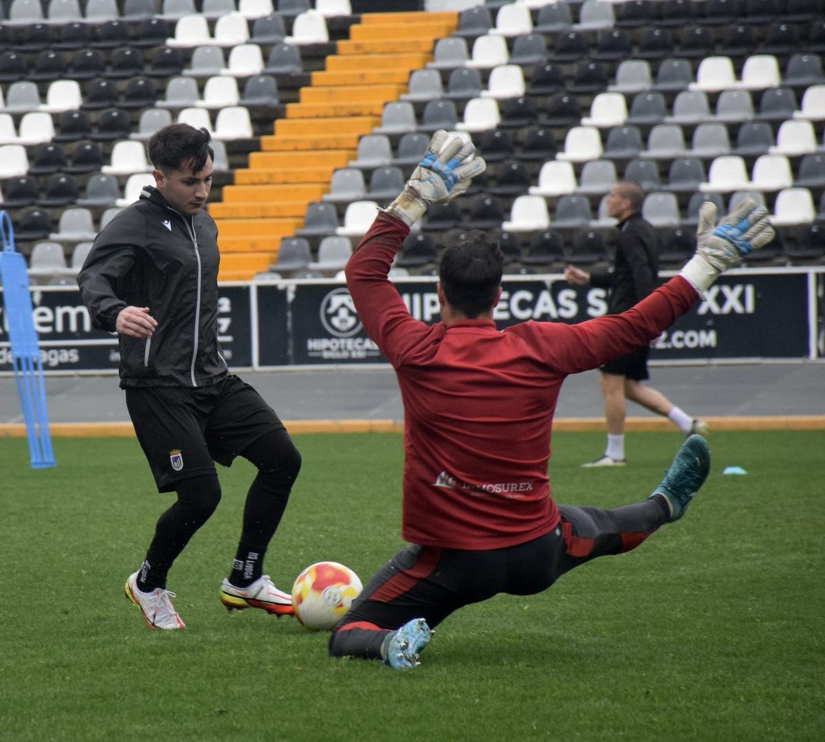 Uno de los entrenamientos del Badajoz de esta semana.