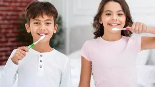 ¿Qué puedo hacer si mi hijo no quiere lavarse los dientes? Seis consejos sencillos del dentista
