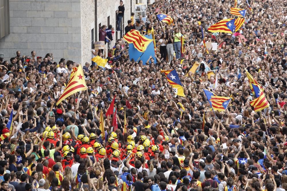 Concentració a la seu de la Generalitat a Girona