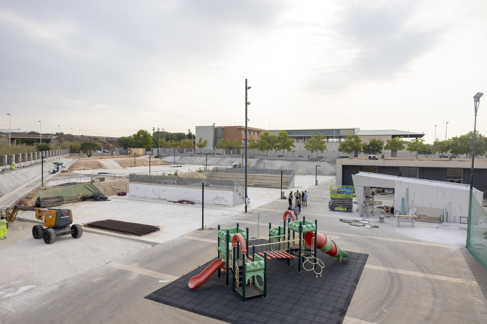 Visita a la rehabilitación de la zona de raquetas de la Ciudad Deportiva de Torrevieja