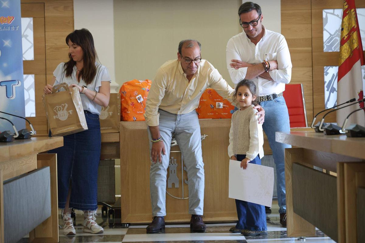 Galería | San Jorge, protagonista del concurso de dibujo infantil del Ayuntamiento Galería | San Jorge, protagonista del concurso de dibujo infantil del Ayuntamiento