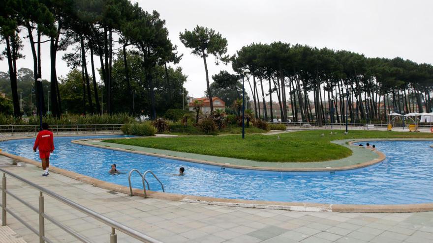 La &#039;Catarata&#039;, una de las piscinas de la playa de Samil de Vigo  // A. Villar
