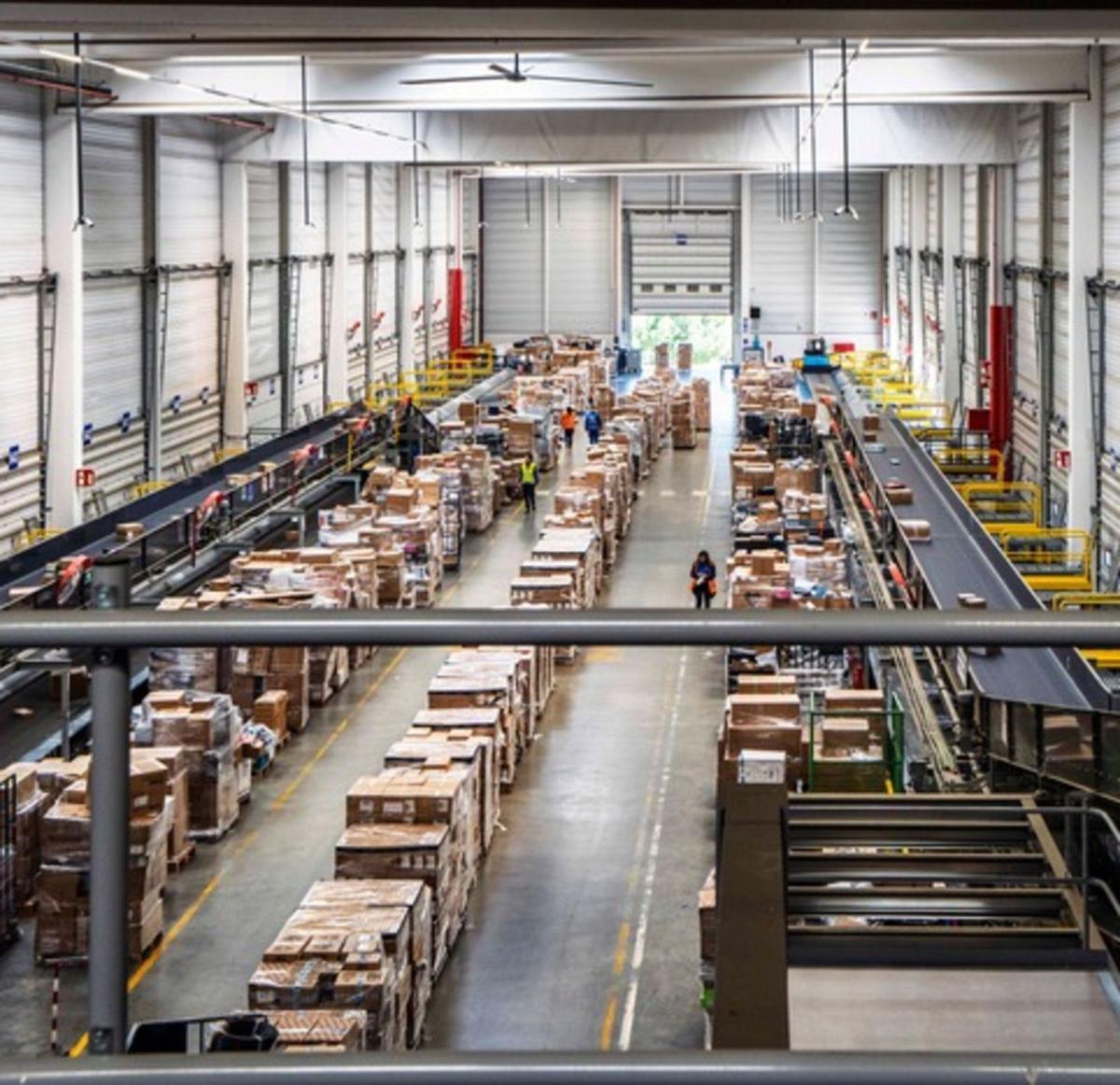 Les entranyes del repartiment d’un milió de paquets al dia