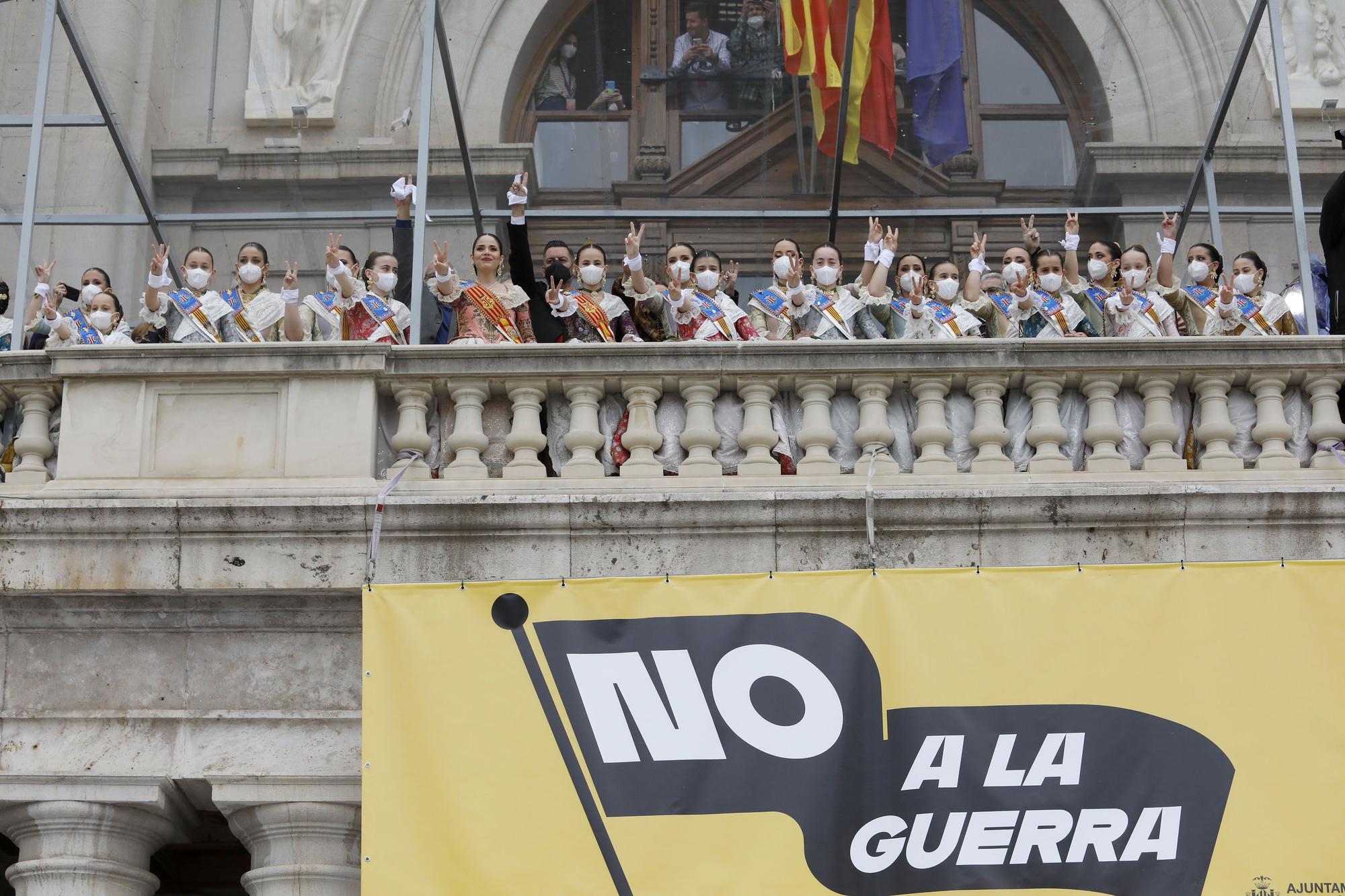 La mascletà con los colores de Ucrania, en imágenes