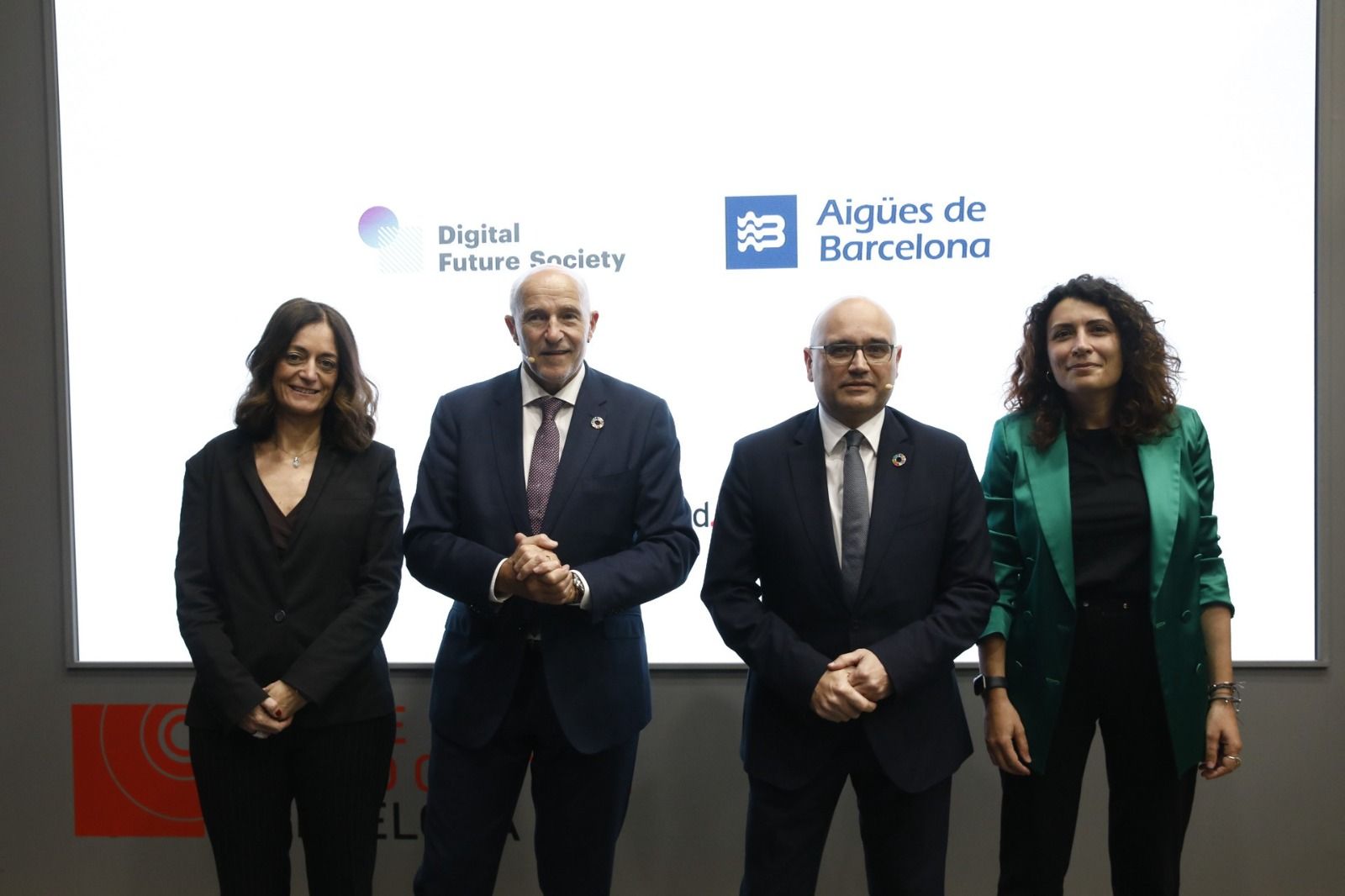 Los firmantes del acuerdo entre Aigües de Barcelona y Digital Future Society.