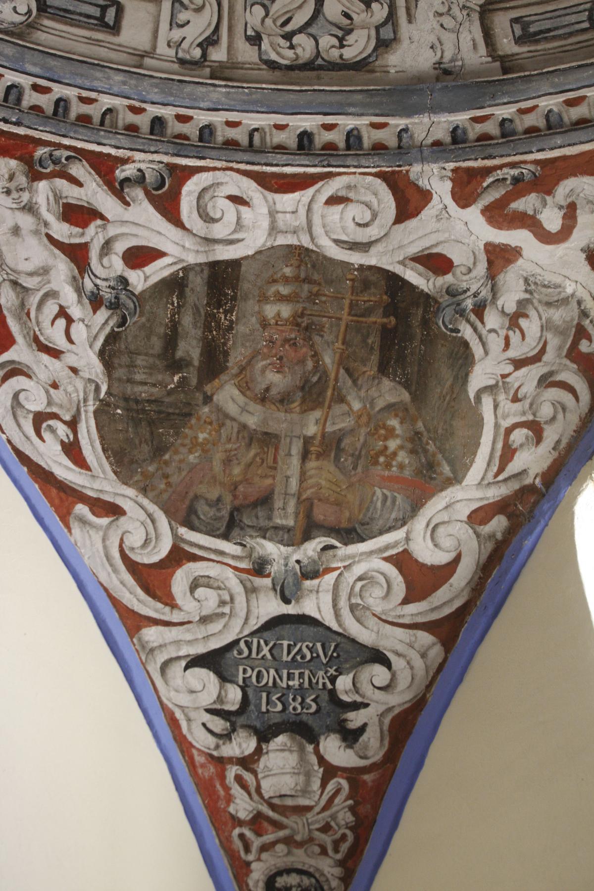 Pinturas en el interior de la iglesia.