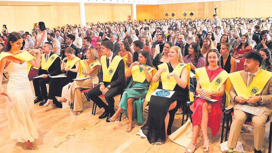 La UIB celebra la graduación de la promoción del Grado en Medicina