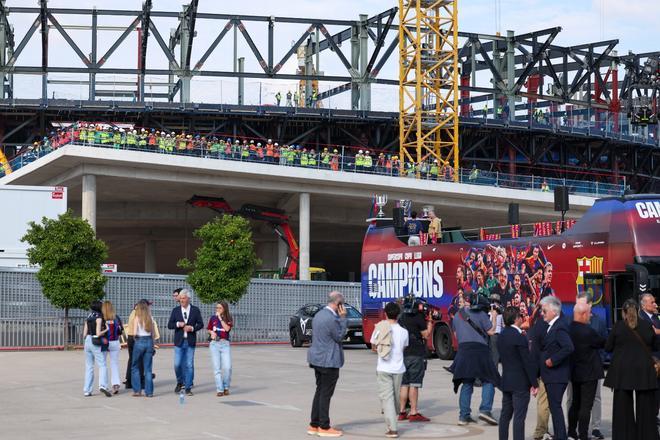 ¡De locos! Las mejores imágenes de una ciudad entregada al Barça
