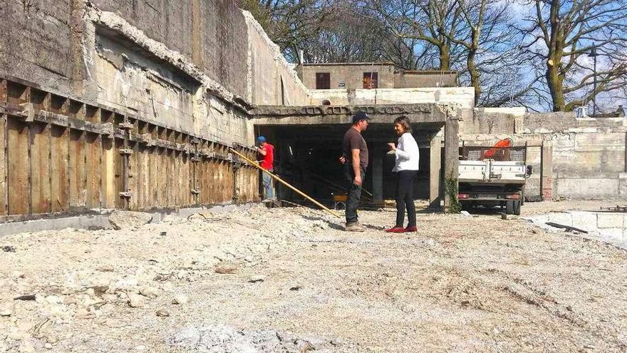 La alcaldesa supervisó el inicio de los trabajos.