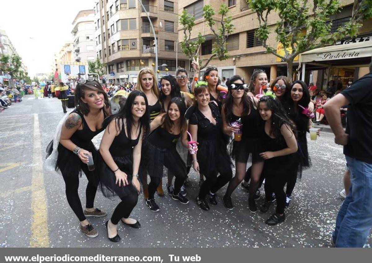 GALERÍA DE FOTOS -- Vila-real se llena de disfraces en la calle