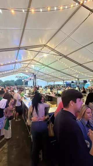 El barrio de Oviedo que inaugura con éxito su nuevo modelo festivo con conciertos acústicos