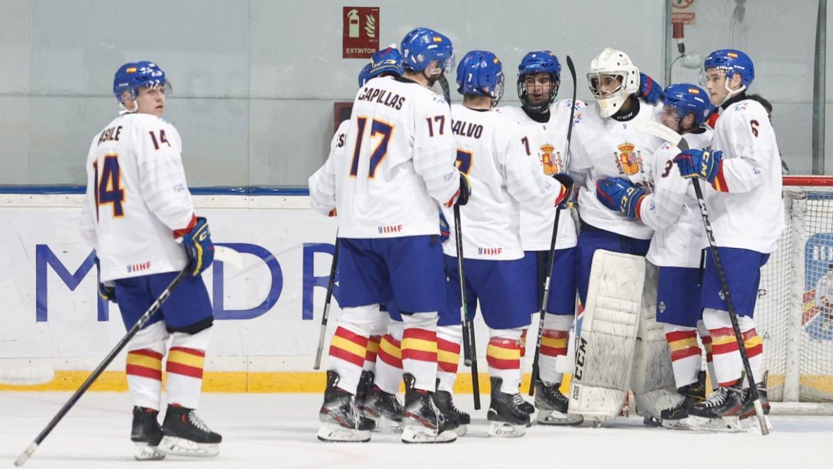 Los jugadores españoles celebran un gol