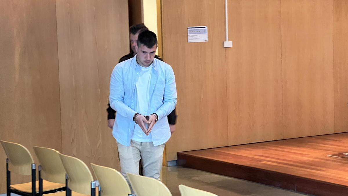 El acusado de agredir a un abogado en Oviedo: "Fue un enfrentamiento mutuo; le golpeé, pero con la mano abierta"