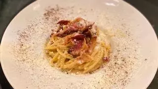 Cómo preparar unos espaguetis a la carbonara como en Roma