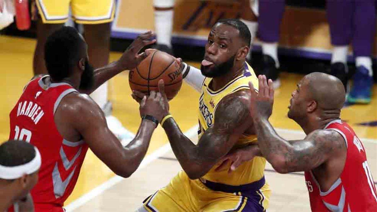 LeBron James debutó con los Lakers