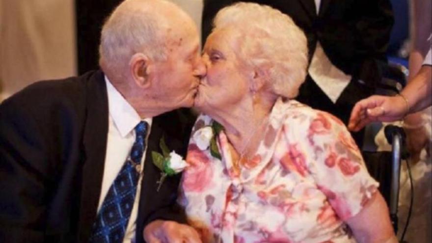 Una pareja británica fallece el mismo día después de 77 años de matrimonio