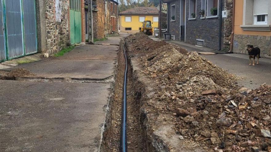 Flores y Puercas cambian el PVC por el polietileno para garantizar el agua potable