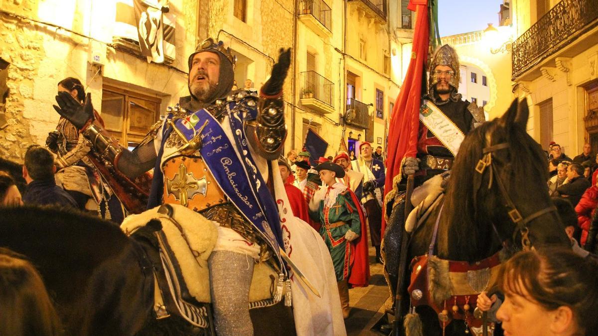 Les Ambaixades representan los parlamentos entre los moros y cristianos de Bocairent.