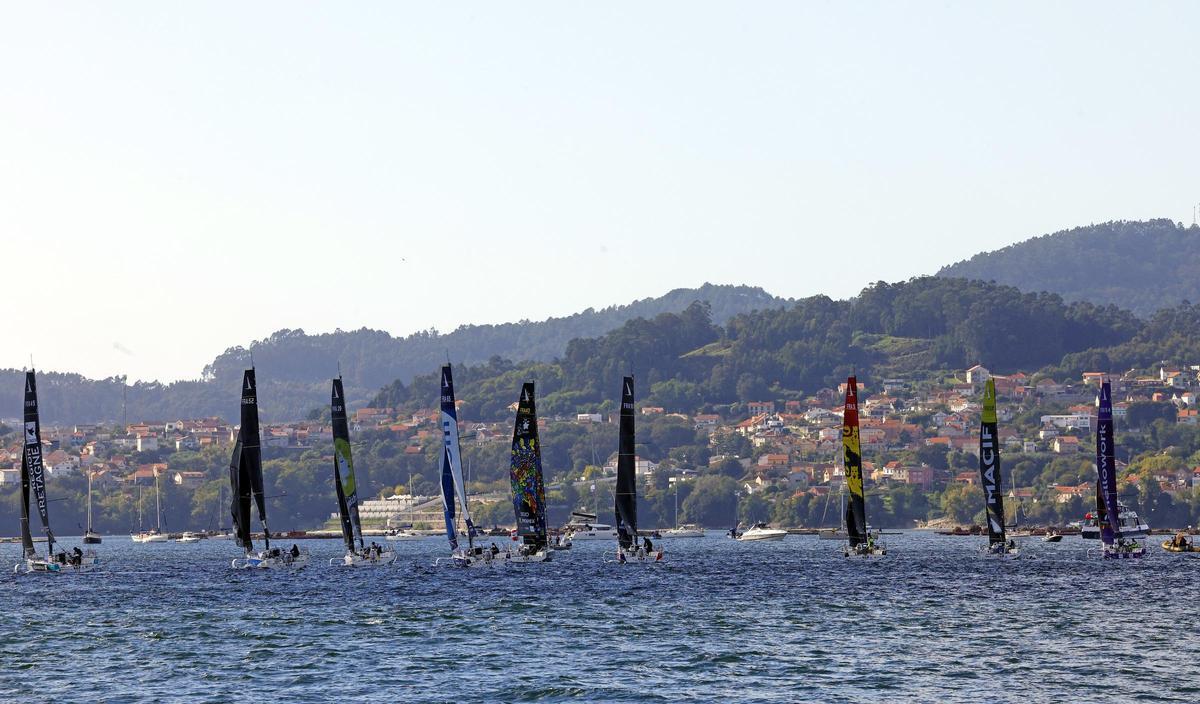 Vigo despide a La Solitaire du Figaro Paprec