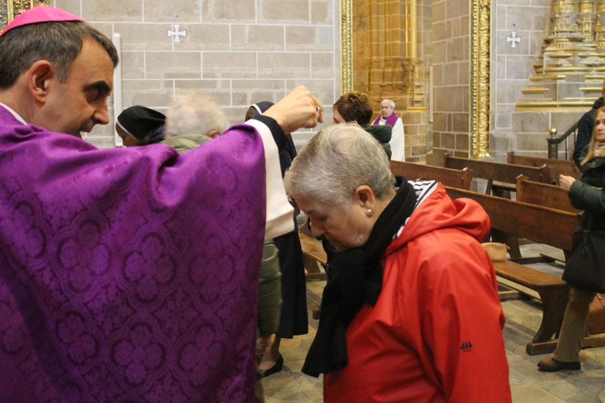Miércoles de ceniza en la catedral de Plasencia, con el obispo.