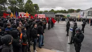 Vito Quiles no logra entrar en la Universitat Autònoma de Barcelona y más de un millar de estudiantes reivindican un centro "libre de fascismo"