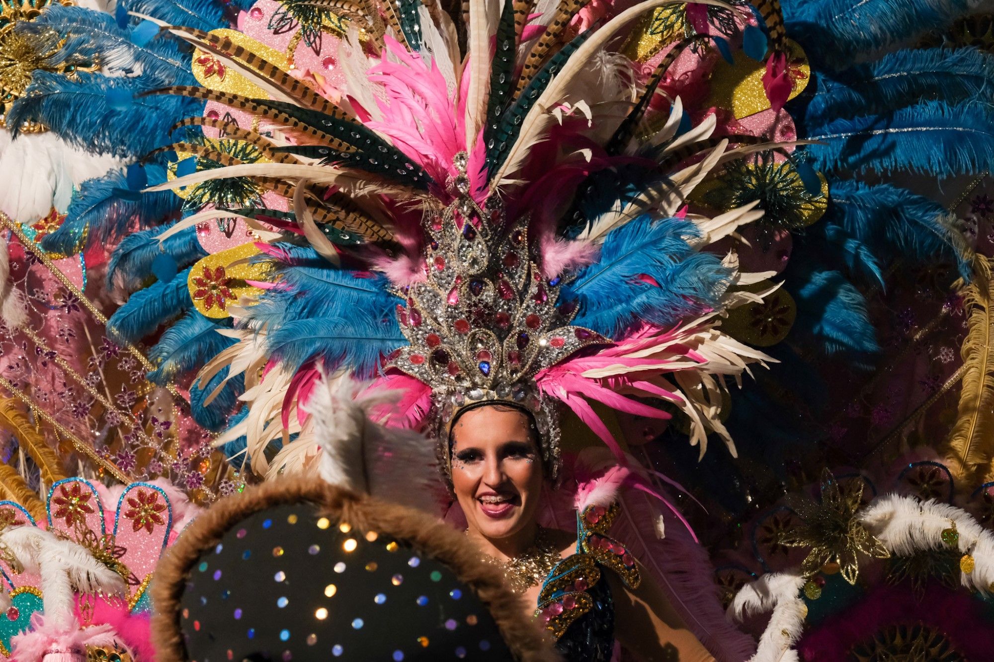 El Carnaval toma la calle con el pregón de Paqui Prieto