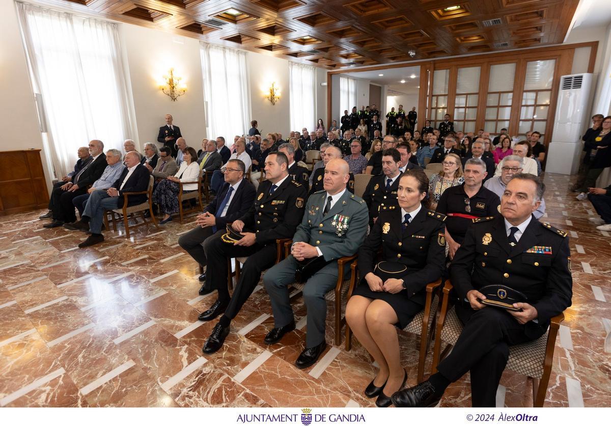 Representantes de los jueces y de las fuerzas de seguridad que actúan en Gandia.